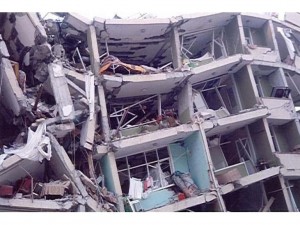 deprem-foto-yikik-bina-somut_net